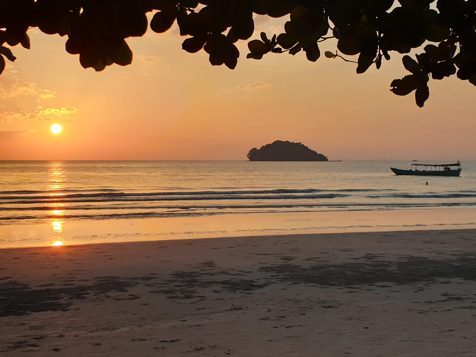 Sonnenuntergang über dem Meer vor Koh Chang